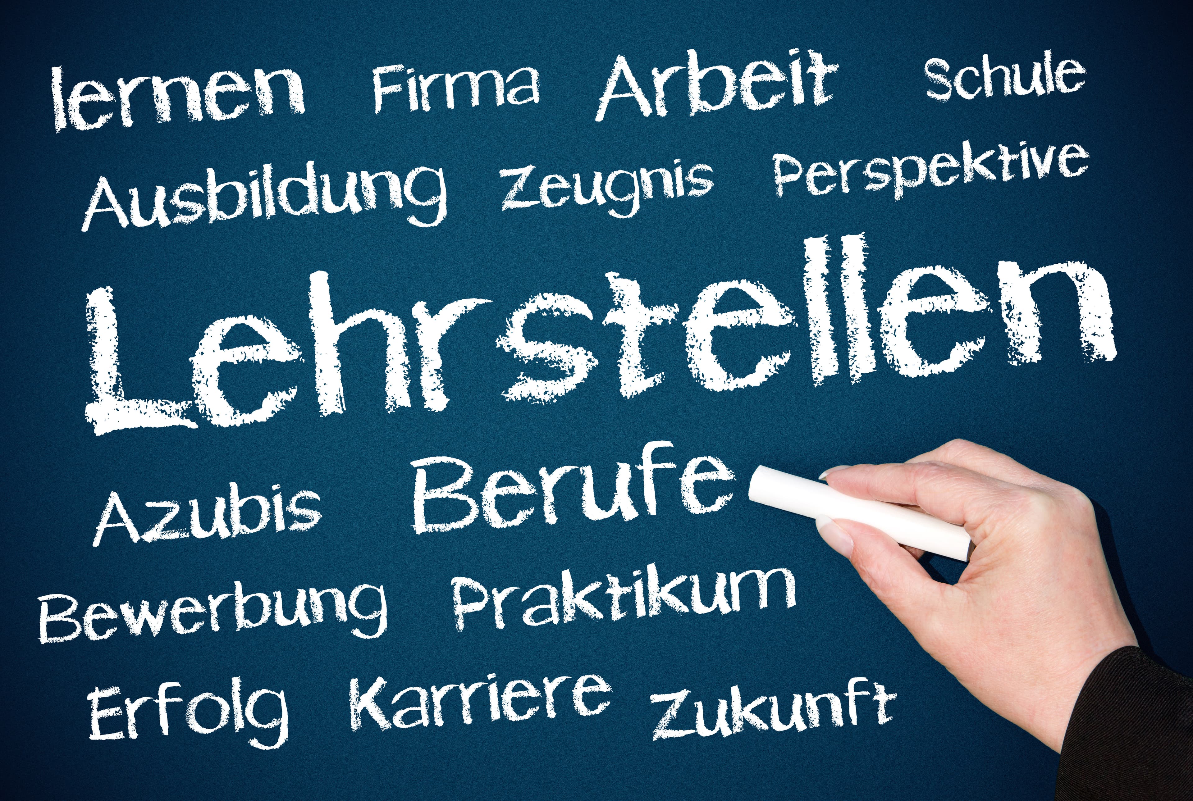 F Ausbildung 3 (jpg) | Motiv © DOC RABE Media - Fotolia.com | © Fotolia.com, Februar 2014 F Ausbildung 3 (jpg) | Motiv © DOC RABE Media - Fotolia.com | © Fotolia.com, Februar 2014