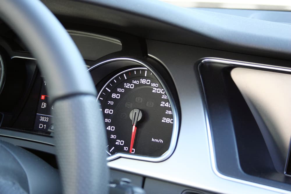Auto | Motiv © Stauke - Fotolia.com | © Fotolia.com, Mai 2014 Tachoanzeige eines Autos | Motiv © Stauke - Fotolia.com | © Fotolia.com, Mai 2014