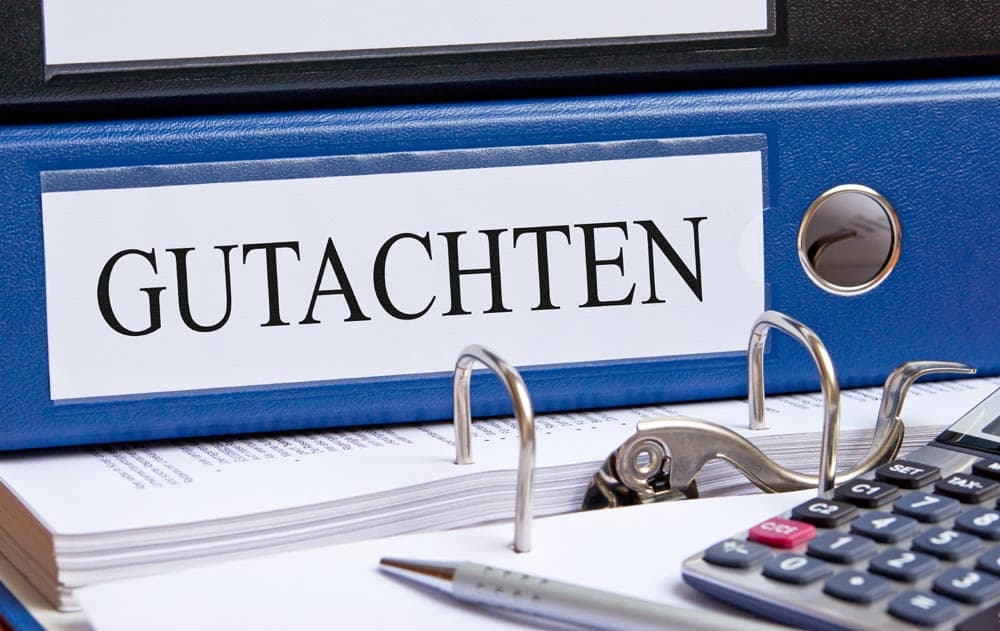 F Gutachten 2 neu (jpg) | Motiv © DOC RABE Media - Fotolia.com | © Fotolia.com, Juni 2015 F Gutachten 2 neu (jpg) | Motiv © DOC RABE Media - Fotolia.com | © Fotolia.com, Juni 2015